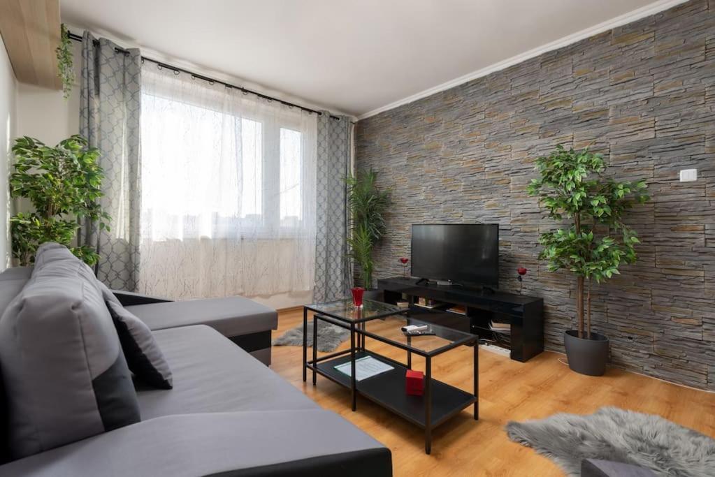 Spacious And Bright Flat Between Airport & Center Διαμέρισμα Βουδαπέστη Εξωτερικό φωτογραφία