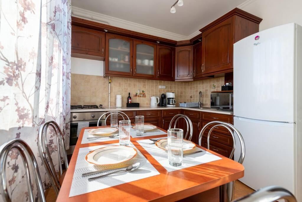 Spacious And Bright Flat Between Airport & Center Διαμέρισμα Βουδαπέστη Εξωτερικό φωτογραφία