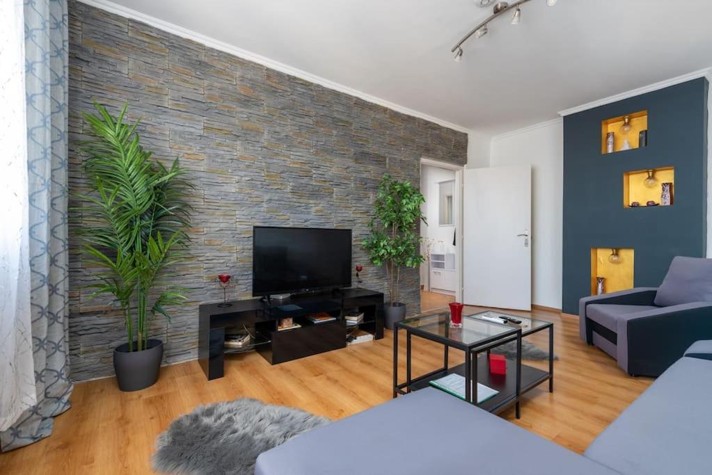 Spacious And Bright Flat Between Airport & Center Διαμέρισμα Βουδαπέστη Εξωτερικό φωτογραφία